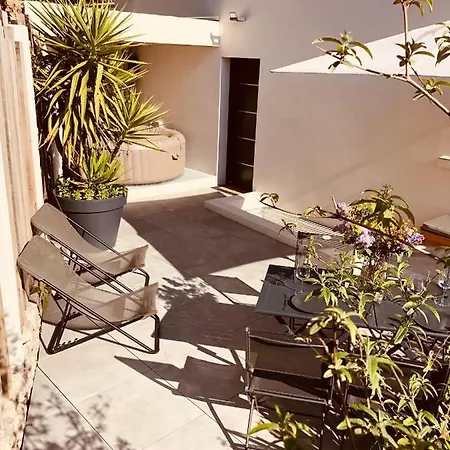 Les Megalithes Apartment